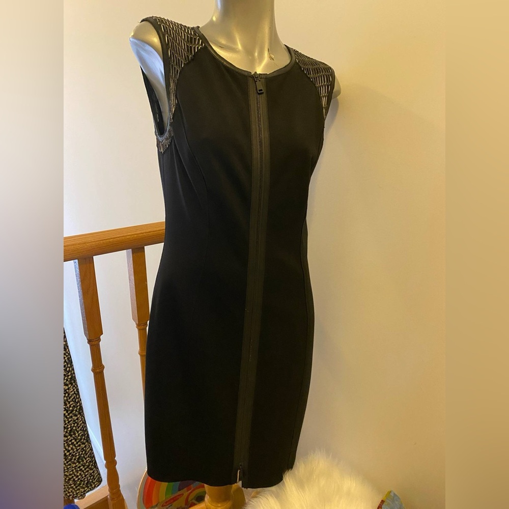 ELLE TAHARI Elegant Black Sleeveless Dress SIZE 6